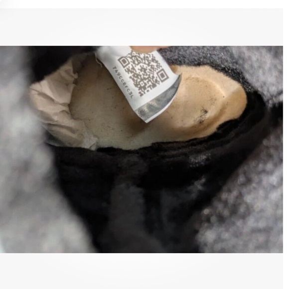 UGG Cedric Water Resistant Black Suede Sheepskin Buckle Boots Size 6 NEW - Picture 12 of 15